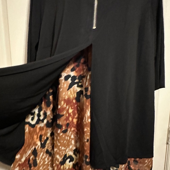 Avenue tunic with outer layer in black with brown print sz 26/28 NWT - Picture 2 of 6